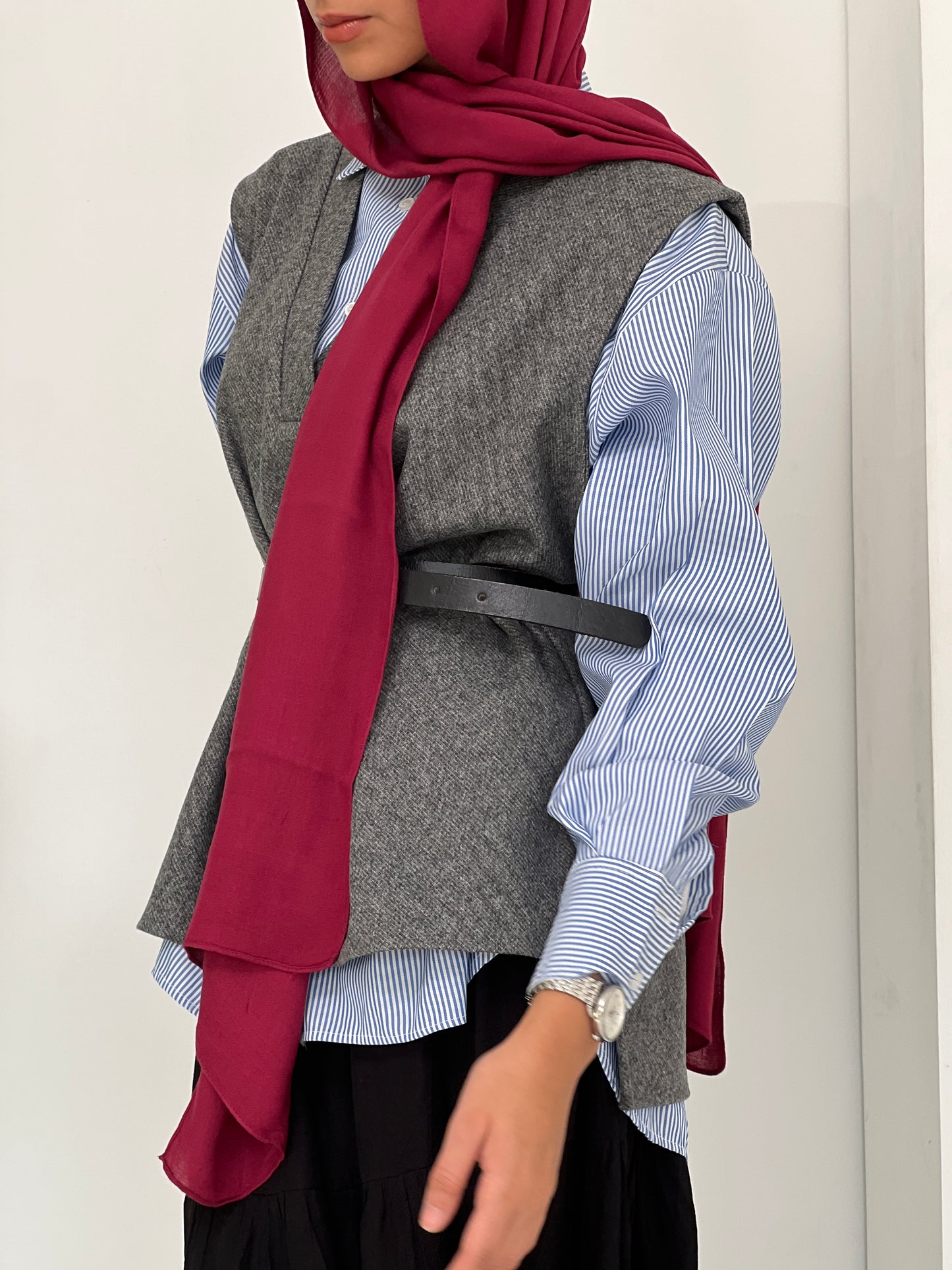 Tweedie V-Vest In Grey